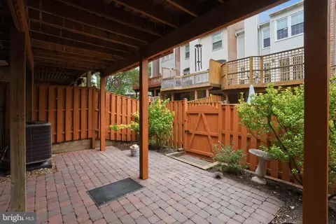 Exterior - 6537 Milva Ln, Springfield, VA 22150 photo 3 of 6
