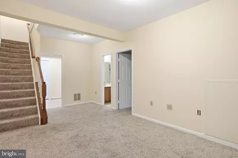 Living - 6537 Milva Ln, Springfield, VA 22150 photo 3 of 3