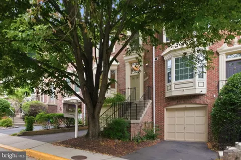 6537 Milva Ln, Springfield, VA 22150