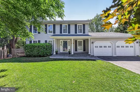 1323 Mason Mill Ct, Herndon, VA 20170