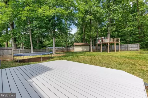Exterior - 9100 Donna Dean Dr, Springfield, VA 22153 photo 3 of 31