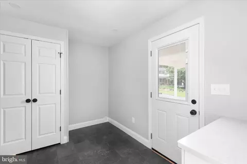 Entry Way - 9100 Donna Dean Dr, Springfield, VA 22153 photo 5 of 8