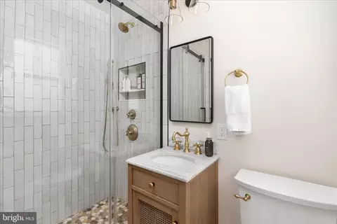 Bath - 9100 Donna Dean Dr, Springfield, VA 22153 photo 2 of 2