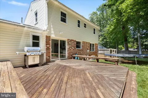 Exterior - 9100 Donna Dean Dr, Springfield, VA 22153 photo 23 of 31