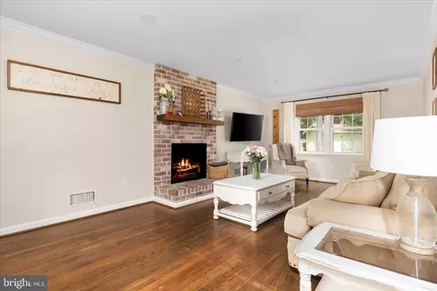 Living - 9100 Donna Dean Dr, Springfield, VA 22153 photo 1 of 3