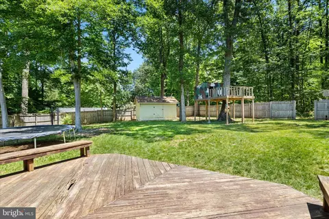 Exterior - 9100 Donna Dean Dr, Springfield, VA 22153 photo 25 of 31