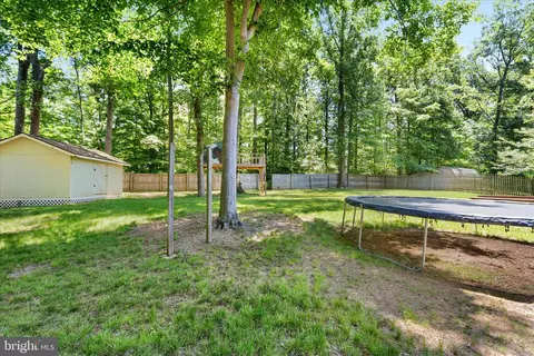 Exterior - 9100 Donna Dean Dr, Springfield, VA 22153 photo 19 of 31