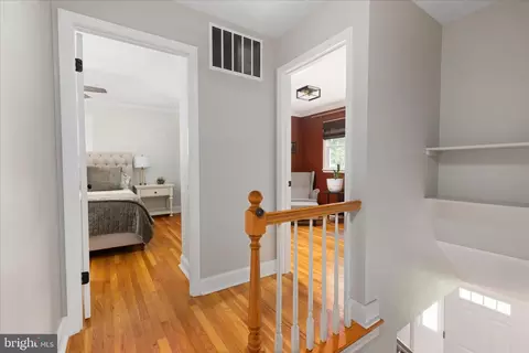 Entry Way - 9100 Donna Dean Dr, Springfield, VA 22153 photo 6 of 8