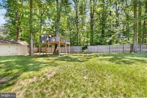 Exterior - 9100 Donna Dean Dr, Springfield, VA 22153 photo 21 of 31