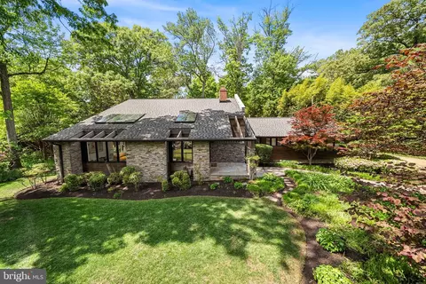 7736 Tauxemont Rd, Alexandria, VA 22308
