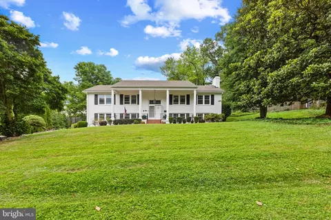 3713 Chanel Rd, Annandale, VA 22003