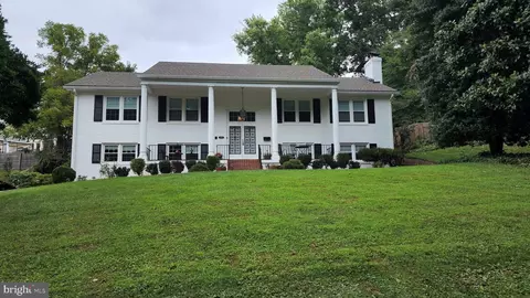 3713 Chanel Rd, Annandale, VA 22003
