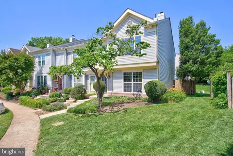 6576 Medinah Ln, Alexandria, VA 22312