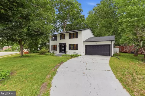 4773 Farndon Ct, Fairfax, VA 22032