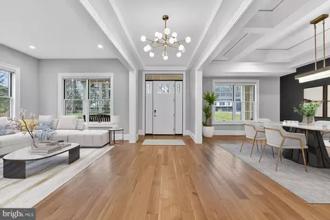 Entry Way - 7002 River Oaks Dr, Mclean, VA 22101 photo 2 of 3