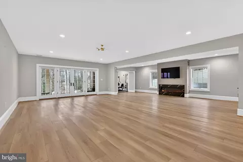 Living - 7002 River Oaks Dr, Mclean, VA 22101 photo 4 of 4