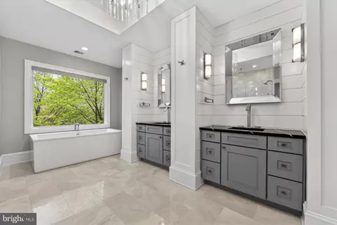 Bath - 7002 River Oaks Dr, Mclean, VA 22101 photo 3 of 9