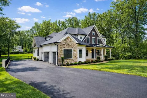 7002 River Oaks Dr, Mclean, VA 22101