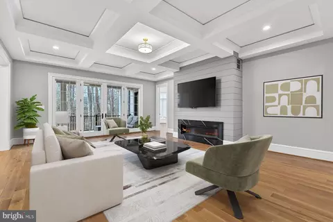 Living - 7002 River Oaks Dr, Mclean, VA 22101 photo 3 of 4