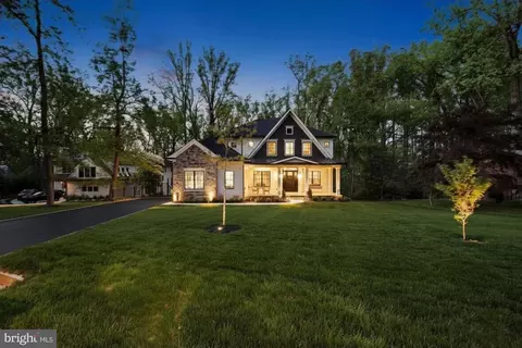 Exterior - 7002 River Oaks Dr, Mclean, VA 22101 photo 4 of 4