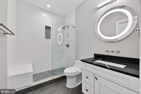 Bath - 7002 River Oaks Dr, Mclean, VA 22101 photo 8 of 9