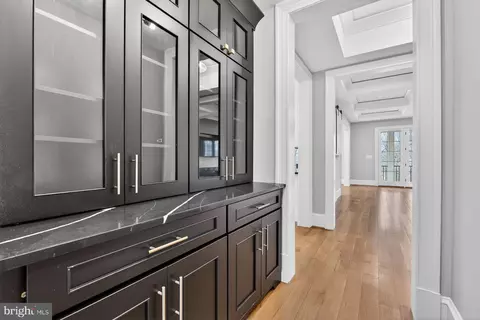 Entry Way - 7002 River Oaks Dr, Mclean, VA 22101 photo 3 of 3
