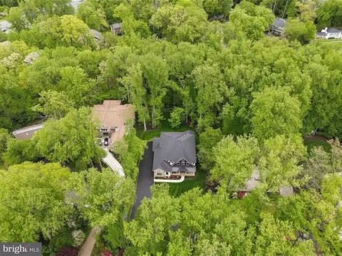 View/Area - 7002 River Oaks Dr, Mclean, VA 22101 photo 1 of 1