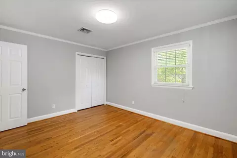 Bedroom - 6163 Kellogg Dr, Mclean, VA 22101 photo 4 of 8