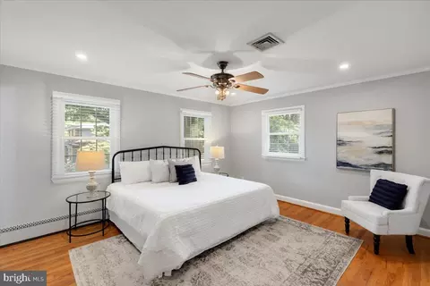 Bedroom - 6163 Kellogg Dr, Mclean, VA 22101 photo 1 of 8