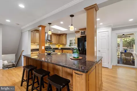 Kitchen - 6163 Kellogg Dr, Mclean, VA 22101 photo 5 of 5