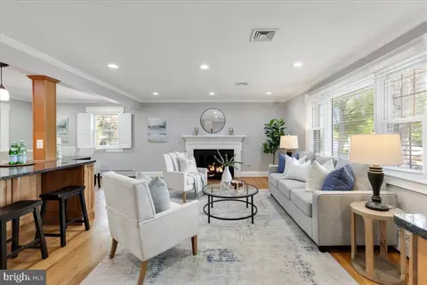 Living - 6163 Kellogg Dr, Mclean, VA 22101 photo 1 of 6
