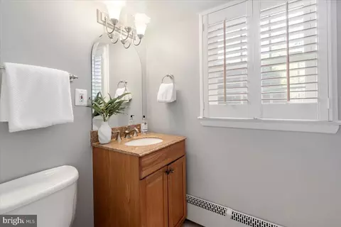 Bath - 6163 Kellogg Dr, Mclean, VA 22101 photo 4 of 4