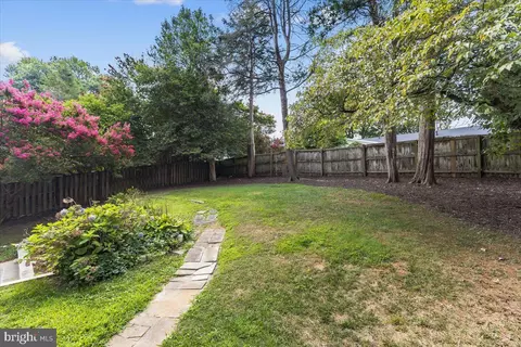 Exterior - 6163 Kellogg Dr, Mclean, VA 22101 photo 7 of 13