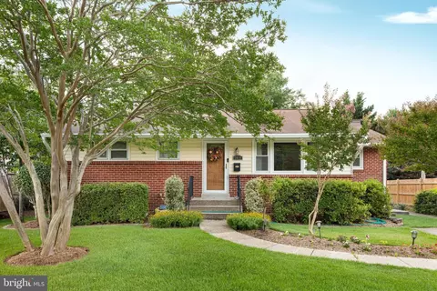 3419 Beechcraft Dr, Alexandria, VA 22306