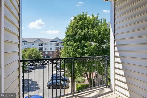 Exterior - 1591 Spring Gate Dr #3311, Mclean, VA 22102 photo 2 of 6