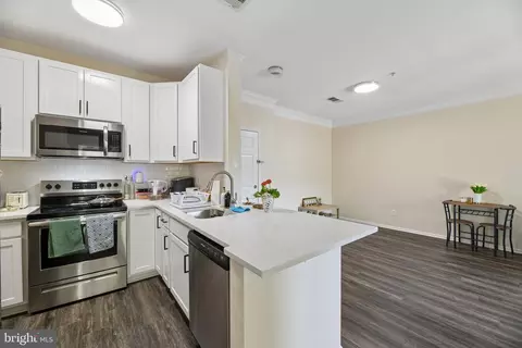 Kitchen - 1591 Spring Gate Dr #3311, Mclean, VA 22102 photo 3 of 3