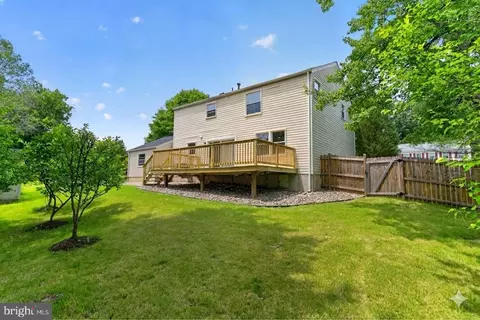Exterior - 9501 Ironmaster Dr, Burke, VA 22015 photo 7 of 7