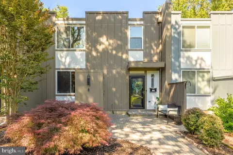 11170 Forest Edge Dr, Reston, VA 20190