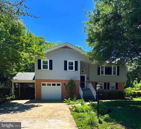 4407 Aragon Pl, Alexandria, VA 22309