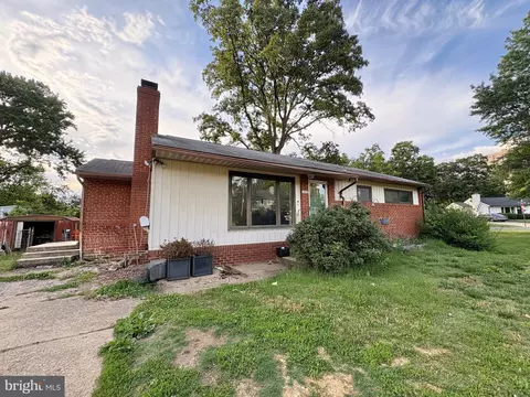 5610 Magnolia Ln, Alexandria, VA 22311