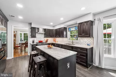 7702 Hilltopper Ct, Springfield, VA 22153 photo 10