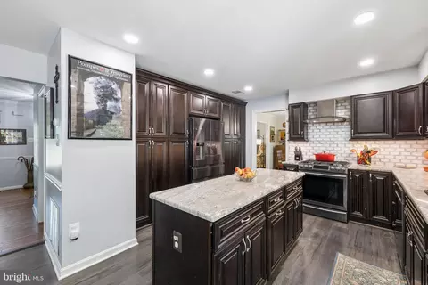 7702 Hilltopper Ct, Springfield, VA 22153 photo 11