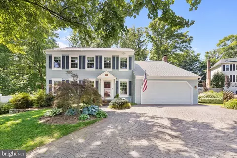 7702 Hilltopper Ct, Springfield, VA 22153 photo 2