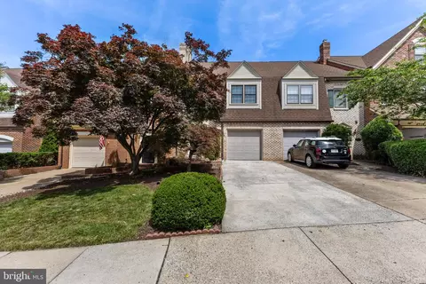 6308 Chaucer View Cir, Alexandria, VA 22304