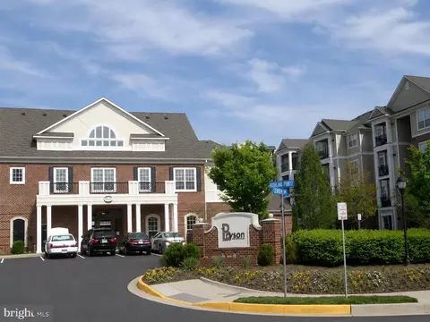 12913 Centre Park Cir #405, Herndon, VA 20171