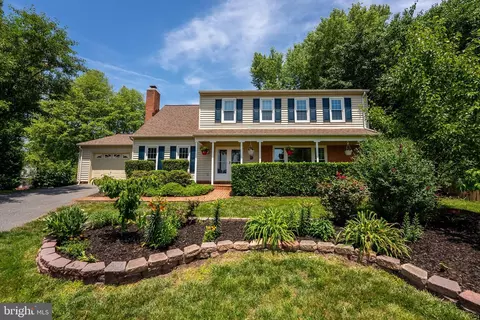 7901 Marysia Ct, Springfield, VA 22153