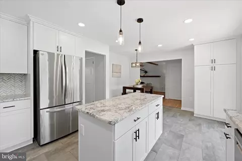 7901 Marysia Ct, Springfield, VA 22153 photo 3