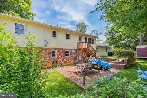Exterior - 6914 Hadlow Dr, Springfield, VA 22152 photo 2 of 4