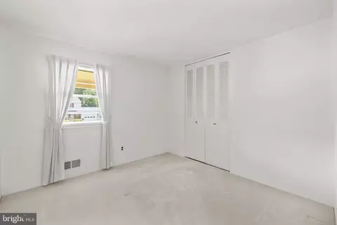 Bedroom - 6914 Hadlow Dr, Springfield, VA 22152 photo 1 of 11