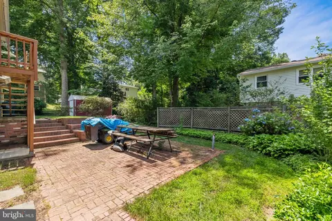 Exterior - 6914 Hadlow Dr, Springfield, VA 22152 photo 3 of 4